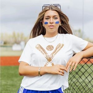 QUEEN OF SPARKLES gold baseball tee in white Size M